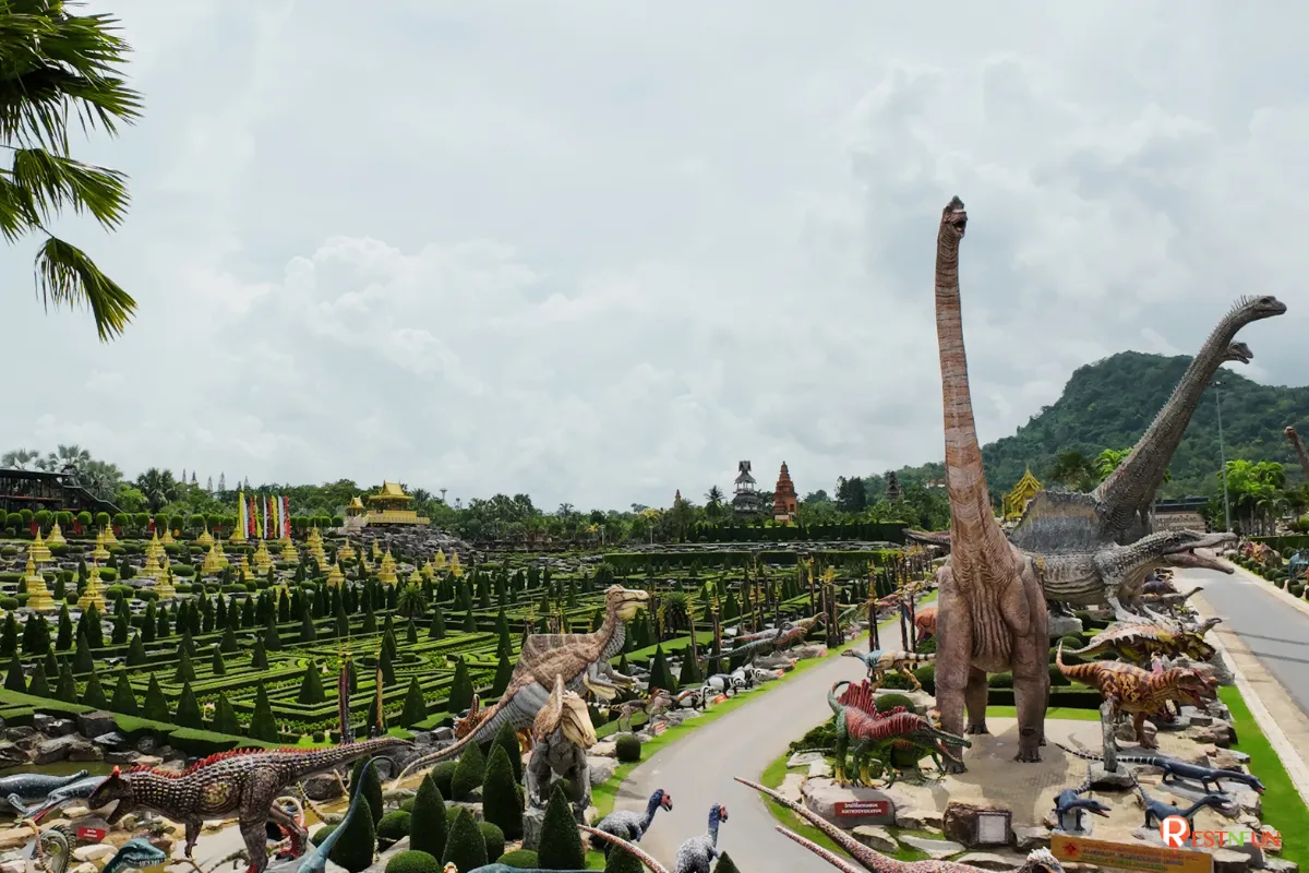 โซนหุบเขาไดโนเสาร์ของสวนนงนุช